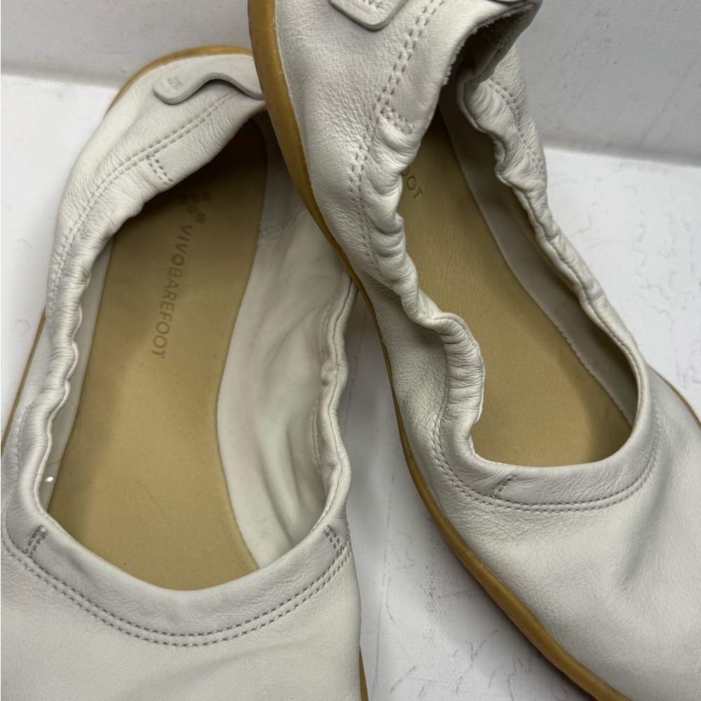 Vivo Barefoot Cream Leather Flats - Picture 2 of 6